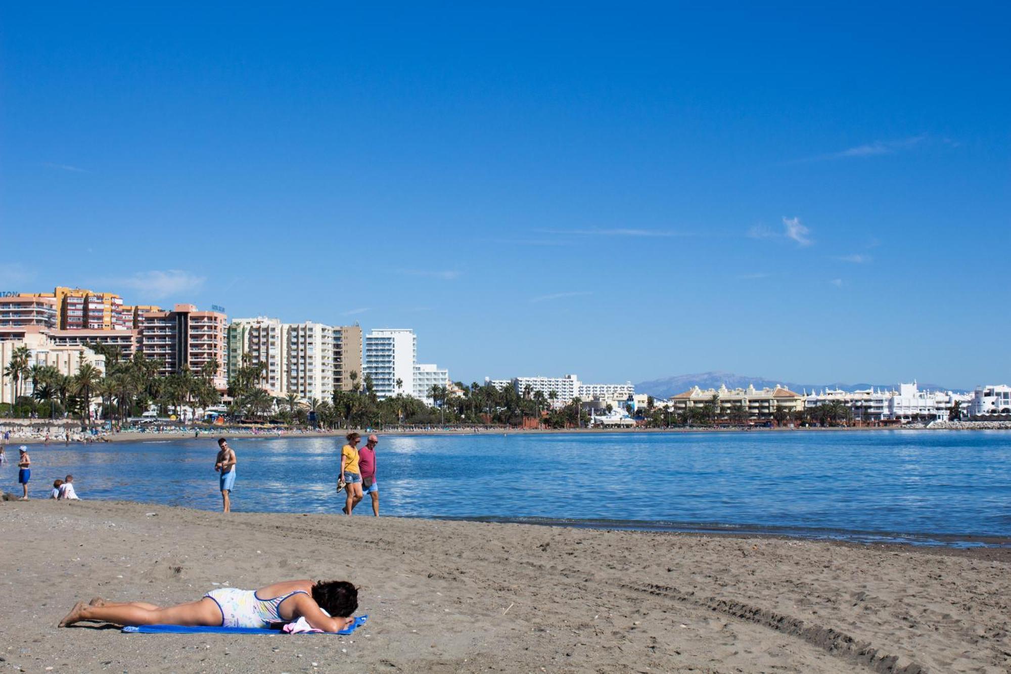 Benal Beach Suite Ii, Estudio Con Parque Acuatico Y Vistas Al Mar. بينالماذينا المظهر الخارجي الصورة