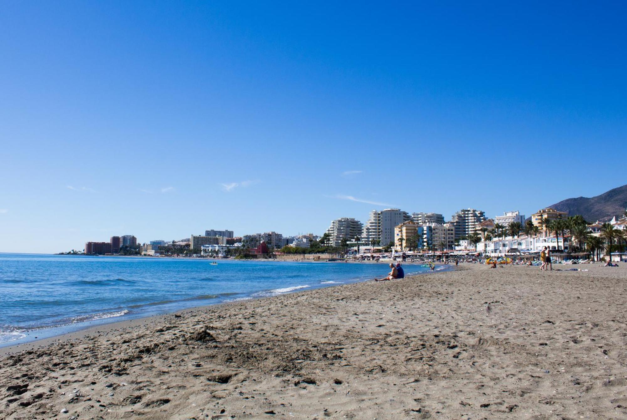 Benal Beach Suite Ii, Estudio Con Parque Acuatico Y Vistas Al Mar. بينالماذينا المظهر الخارجي الصورة