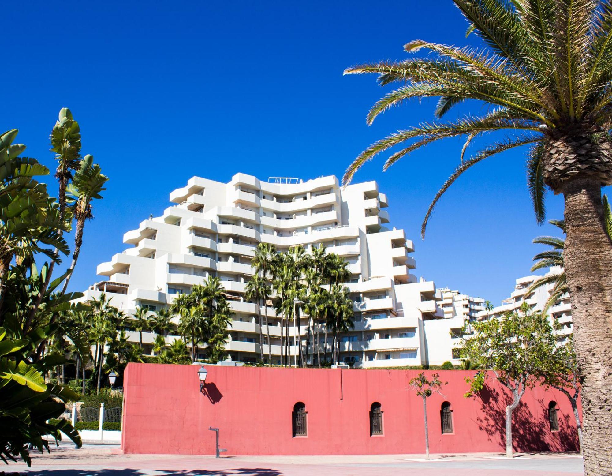 Benal Beach Suite Ii, Estudio Con Parque Acuatico Y Vistas Al Mar. بينالماذينا المظهر الخارجي الصورة