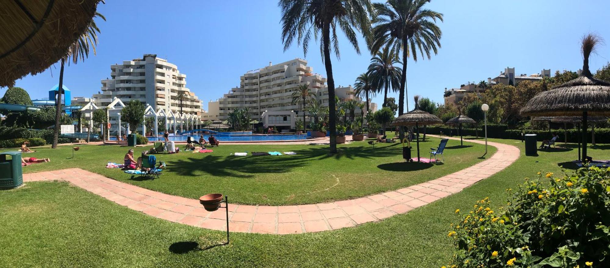 Benal Beach Suite Ii, Estudio Con Parque Acuatico Y Vistas Al Mar. بينالماذينا المظهر الخارجي الصورة