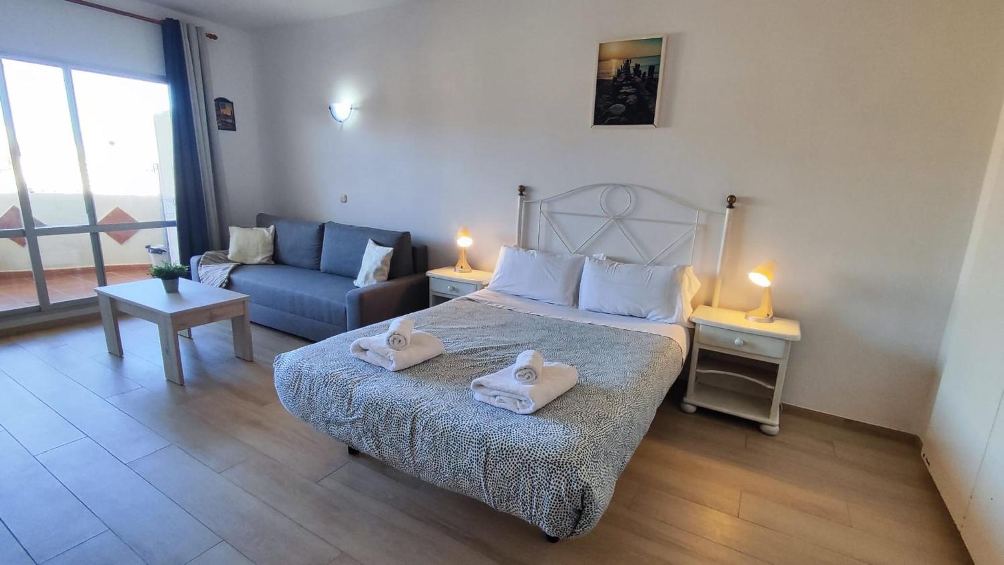Benal Beach Suite Ii, Estudio Con Parque Acuatico Y Vistas Al Mar. بينالماذينا المظهر الخارجي الصورة